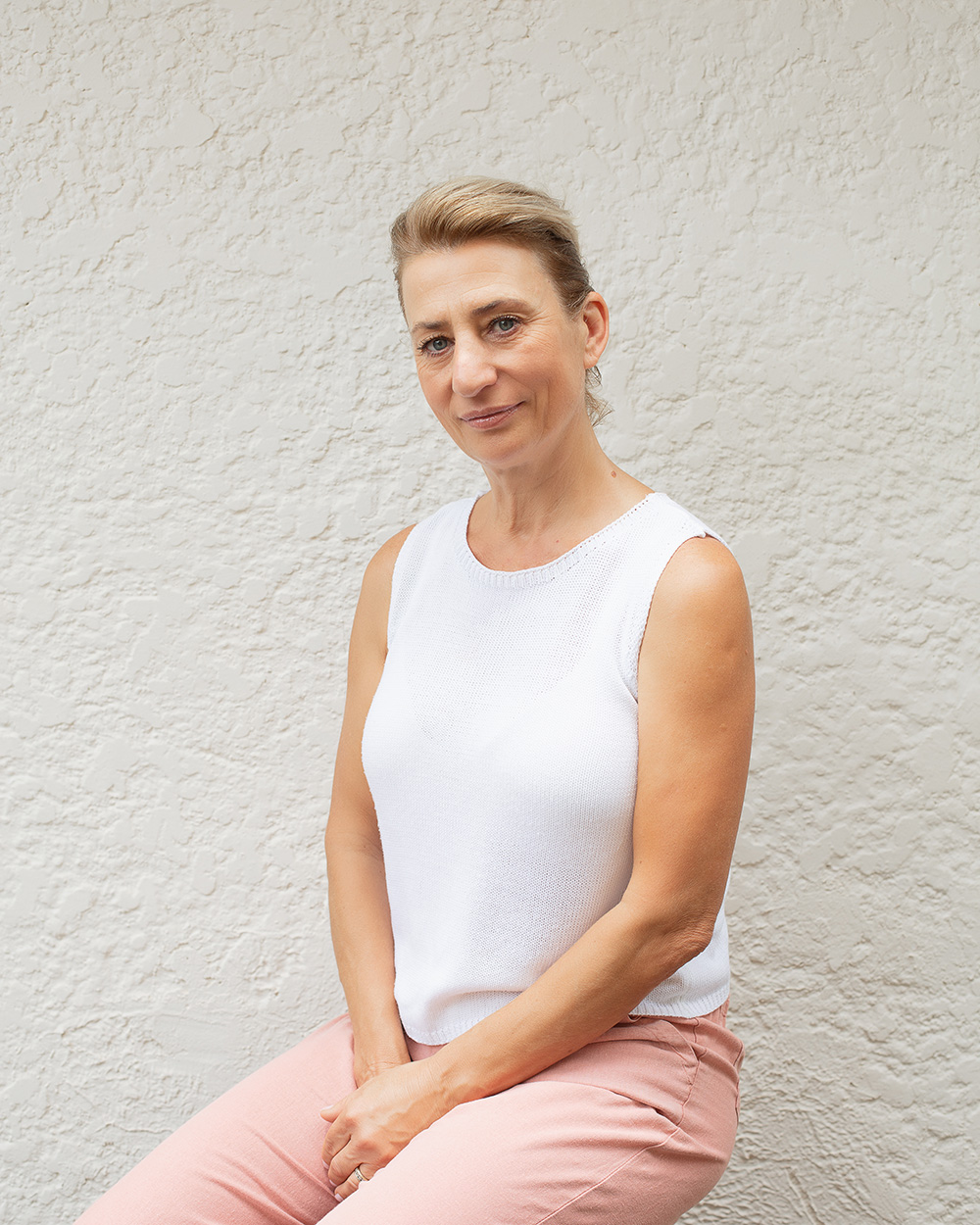 Sunshine Coast Alterations by Luda. If you're looking for clothing alterations on the Sunshine Coast - contact us! Wedding, Formal and Suit Alterations and Custom made dresses
